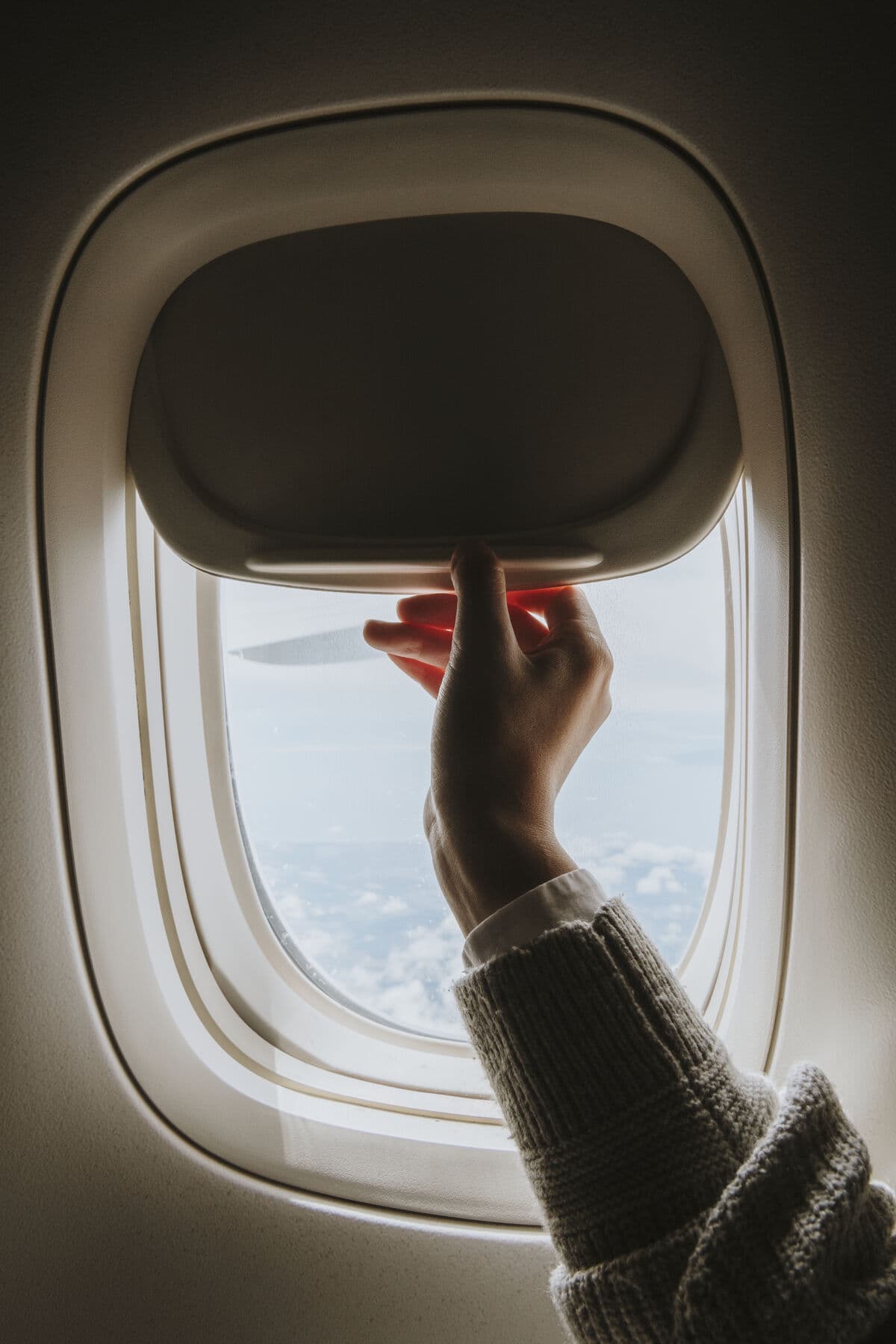 10 Things to Do Before Your Flight: The eSIM Travel Checklist